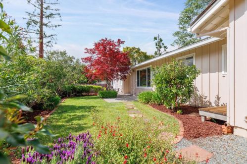 911 Echo Dr, Los Altos CA  94024-4874 exterior