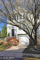 21795 Leatherleaf Cir, Dulles VA  20164-2380 exterior