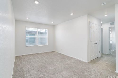 21051 60th Ave, Denver CO  80019 exterior