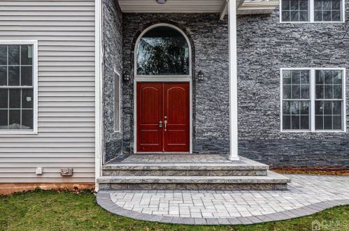 24 Midland Rd, Edison, NJ 08820-3124