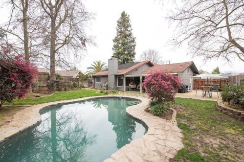 814 River Bluff Ct, Valley Home, CA 95361-2653