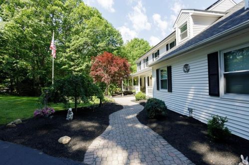 46 Winterbrook Rd, Waterbury, CT 06716-1341