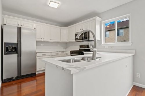 902 Galway Ln, Pingree Grove IL  60140-9174 exterior