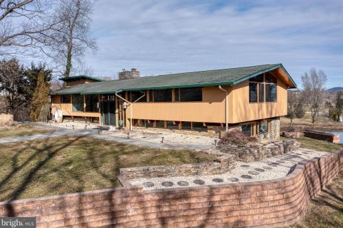 6 Heidelberg Ct, New Schaefferstown, PA 19506-9530