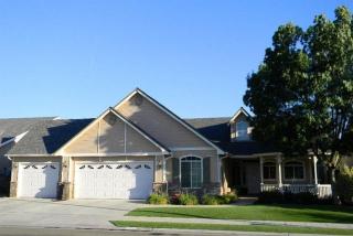 704 Loyola Ave, Clovis, CA 93619-7535