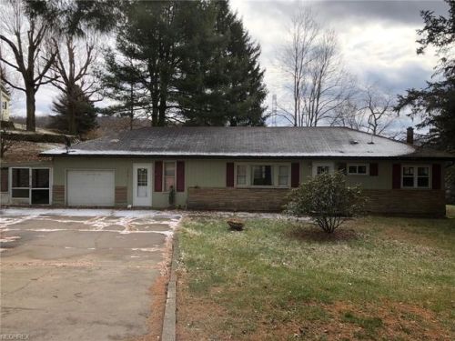 124 Stewart Run Rd, Chester WV  26034-1809 exterior