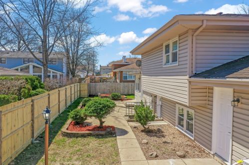 314 Alabama Trl, Carol Stream IL  60188-1378 exterior