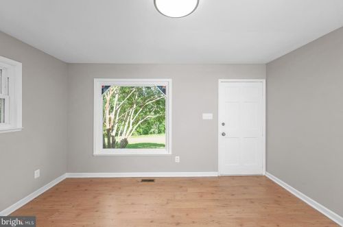 9600 Honeysuckle Rd, Fredericksburg, VA 22408-1732