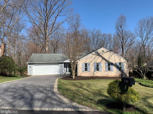 11306 Handlebar Rd, Herndon, VA 20191-3910