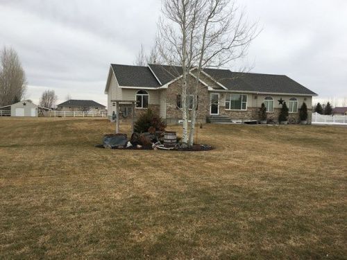 3 3710, Labelle, ID 83442-5588