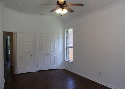 5822 Cliff Ridge Dr, Dallas, TX 75249-1629
