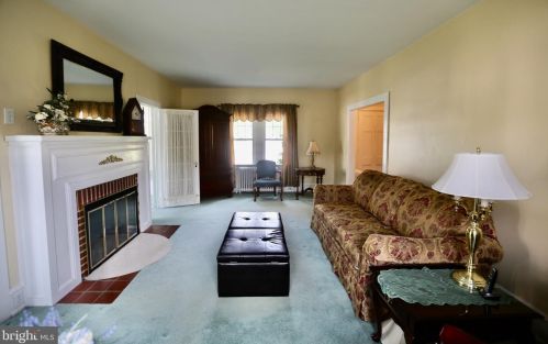 232 Holly Ave, Pitman NJ  08071-1257 exterior