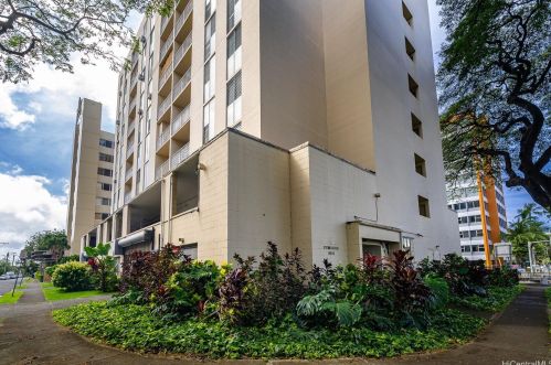 1415 Punahou St, Honolulu HI  96822-4751 exterior