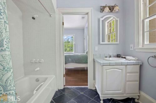 150 Beverly Rd, Atlanta GA  30309-2656 exterior