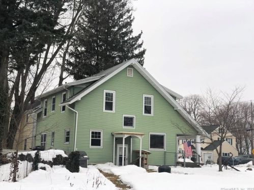 8 Housatonic Dr, Milford, CT 06460-5032
