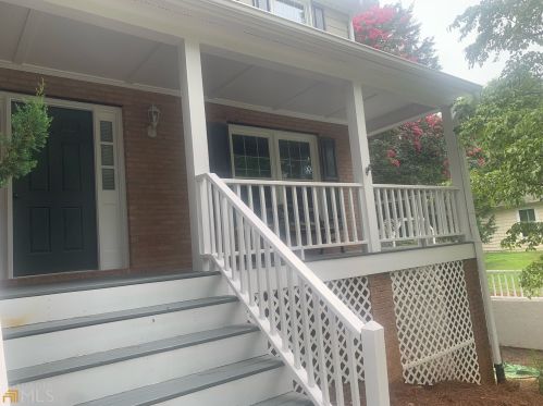 2328 Bradford Ln, Lithonia, GA 30078-3808