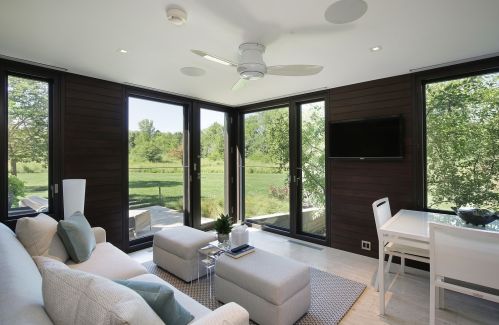 2500 Telegraph Rd, Bannockburn IL  60015-1540 exterior