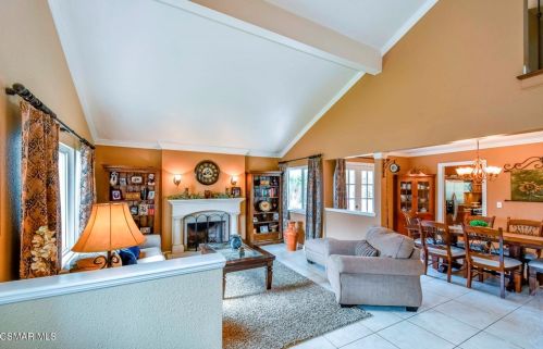 2721 Wheatfield Cir, Simi Valley, CA 93063-2240