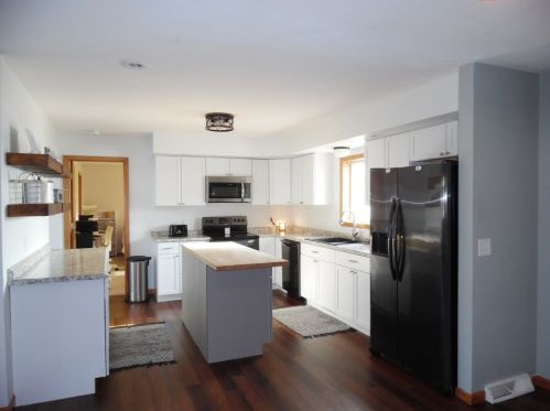 1012 Tower Circle Dr, Marseilles, IL 61341-1025