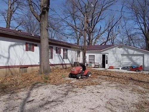 1060 650 East Rd, Tower Hill, IL 62571-4018