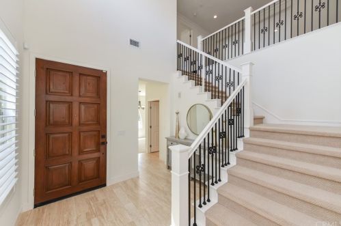 73 Gainsboro, Irvine CA  92620-2187 exterior