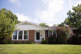 2300 Cherokee Dr, Greensboro, NC 27408-6906