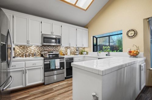 2024 Bailey Dr, Modesto CA  95355-9160 exterior