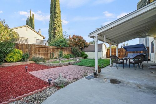 2024 Bailey Dr, Modesto CA  95355-9160 exterior