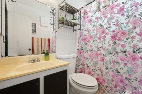 605 Mtn Vw St, Santa Ana CA 92704-2151 exterior