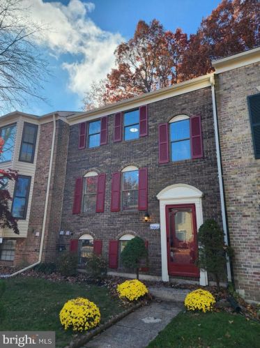 5966 Clerkenwell Ct, Springfield, VA 22015-3256