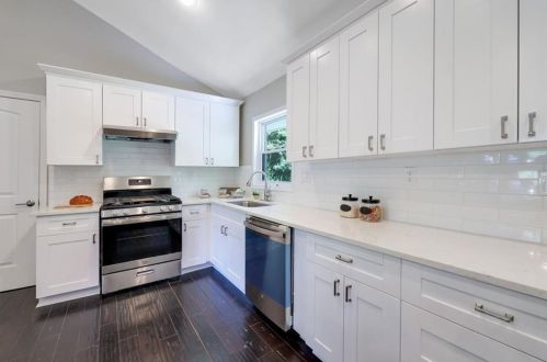1976 Dering Cir, Atlanta GA  30345-1612 exterior