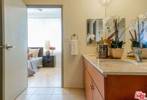 114 Harbor Blvd, Anaheim CA 92801-2421 exterior