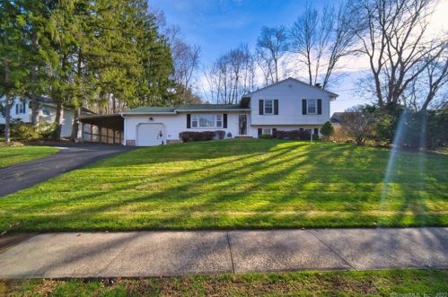 6 Bayberry Dr, Wallingford, CT 06492-4762