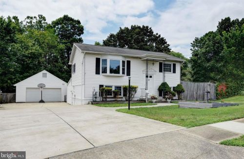 15106 Castle Ct, Woodbridge, VA 22193-1612