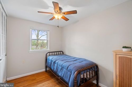 8811 Kenilworth Dr, Springfield VA  22151-1103 exterior