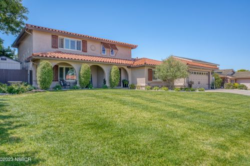 938 Foxenwood Dr, Santa Maria, CA 93455-4120