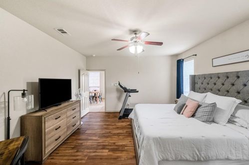 6108 Kristen Dr, Fort Worth TX  76131-1281 exterior