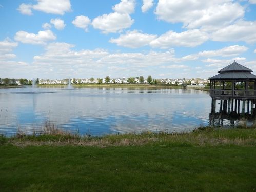 509 Silverstone Dr, Carpentersville, IL 60110-1180
