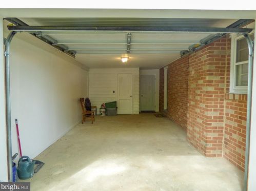 2390 Grandview Rd, York PA  17403-5109 exterior