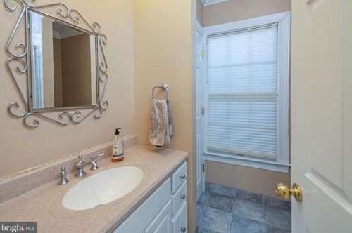 54 Ettl Cir, Princeton NJ  08540-2327 exterior