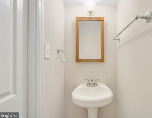 5054 Tibbitt Ln, Springfield VA  22015-1520 exterior