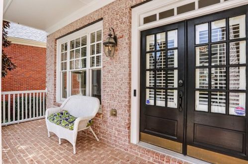2556 Brookline Cir, Atlanta GA  30319-3693 exterior
