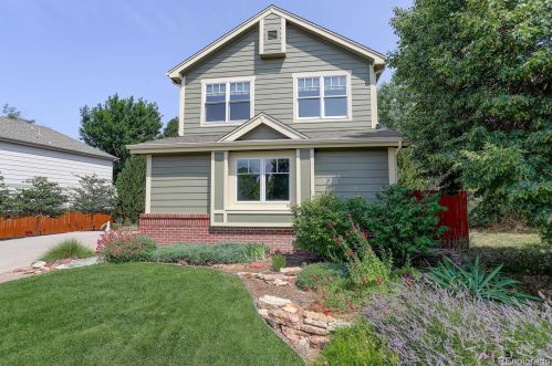 22365 Navarro Dr, Aurora, CO 80018-3075