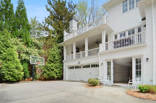 2672 Ellwood Dr, Atlanta GA  30305-3866 exterior
