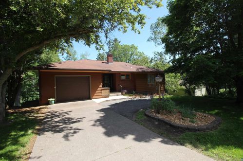 3610 Superior St, Duluth, MN 55804-2044