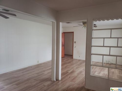 216 Crockett St, Green Lake, TX 77979-2623