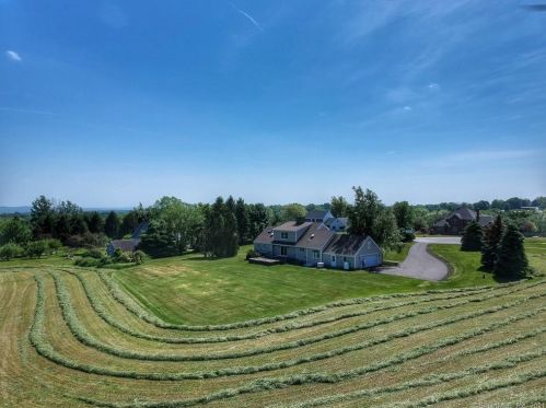 50 Sky Meadow Rd, Bethlehem, CT 06751-1510