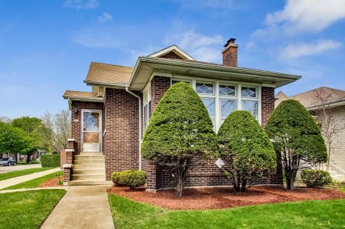 5056 Windsor Ave, Chicago, IL 60630-3927