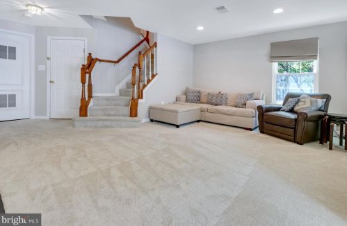 12001 Edgemere Cir, Herndon VA  20190-3256 exterior