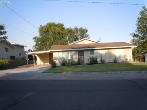 620 7 St, Hermiston OR  97838-2279 exterior